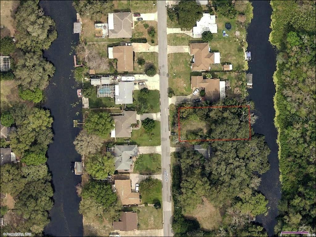 27706 Lois Dr., Tavares, FL 32778