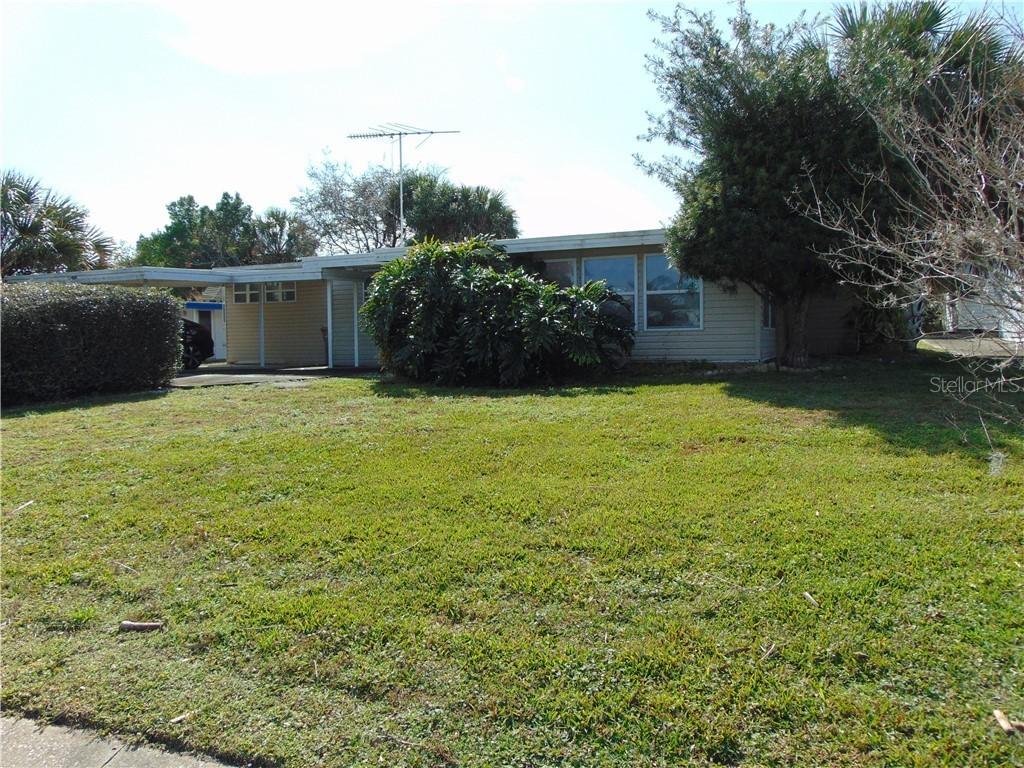11840 Hickory Ln., Tavares, FL 32778