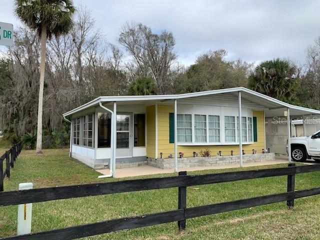 15 Wilderness Dr., Lake Panasoffkee, FL 33538
