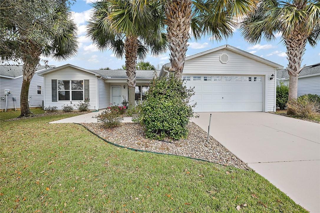 1413 Tallowtree Dr., The Villages, FL 32162