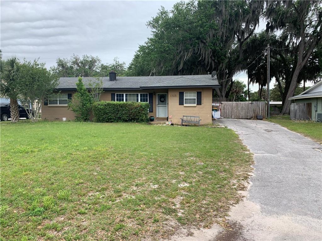 1303 Park Ave., Tavares, FL 32778