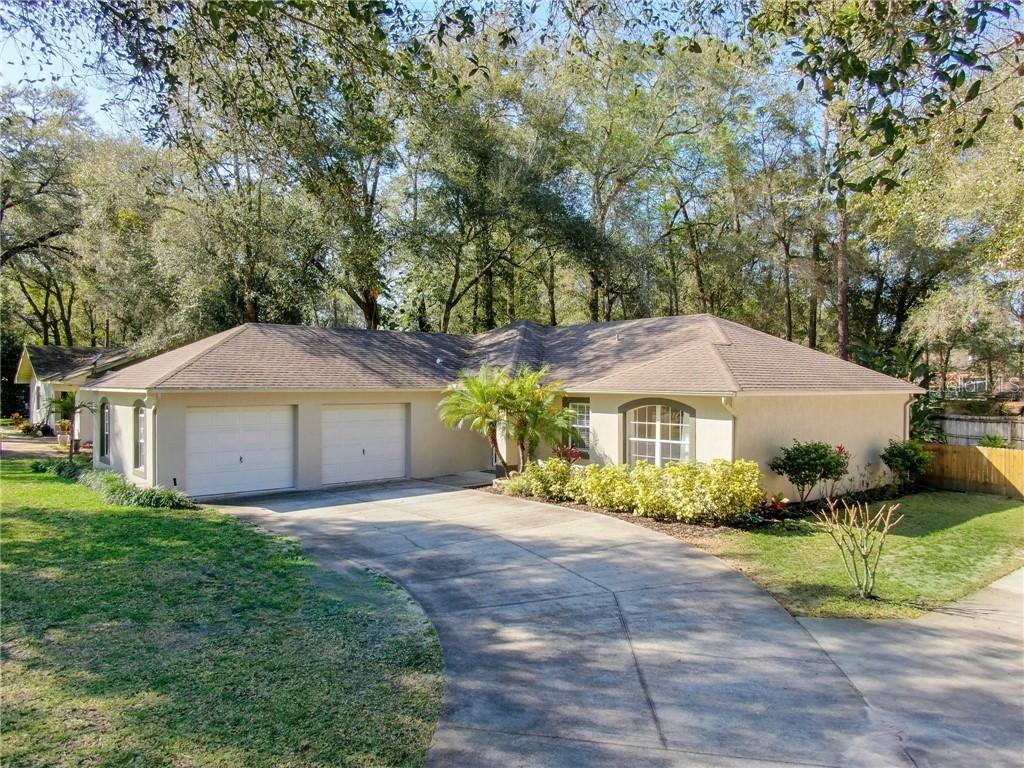 26055 Troon Ave., Sorrento, FL 32776