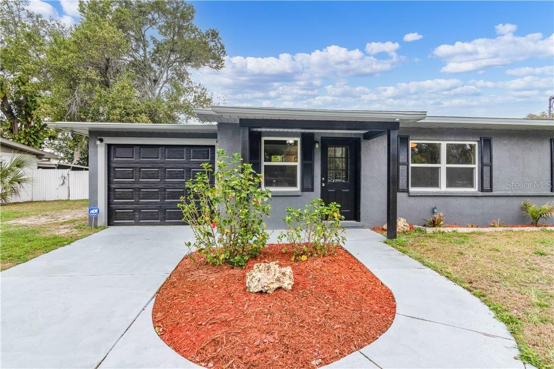 1318 Dora Dr., Leesburg, FL 34748