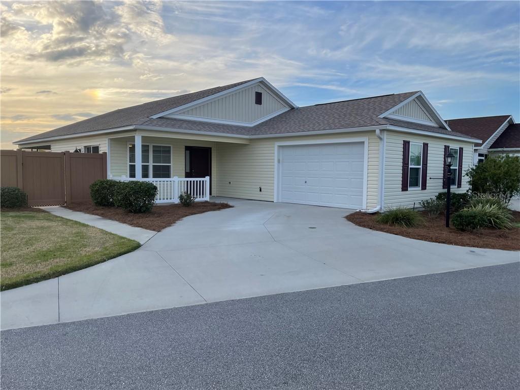 5874 Tupelo Ter., The Villages, FL 32163