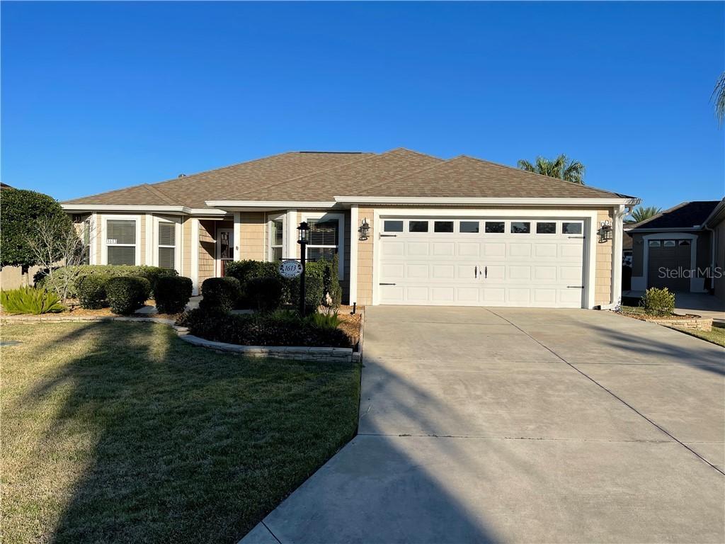 1613 Pennecamp Dr., The Villages, FL 32162