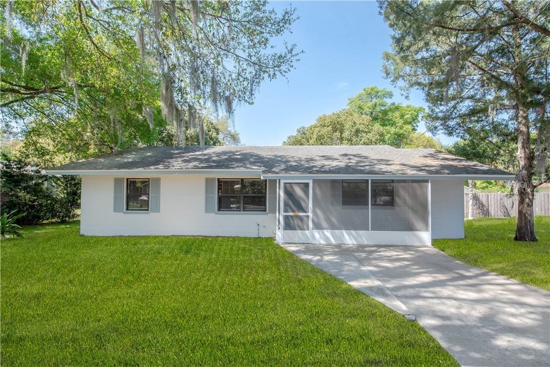 225 S Rhodes St., Mount Dora, FL 32757