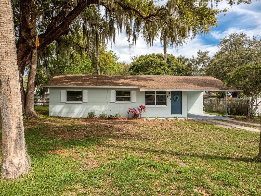 811 Edgewater Dr., Eustis, FL 32726