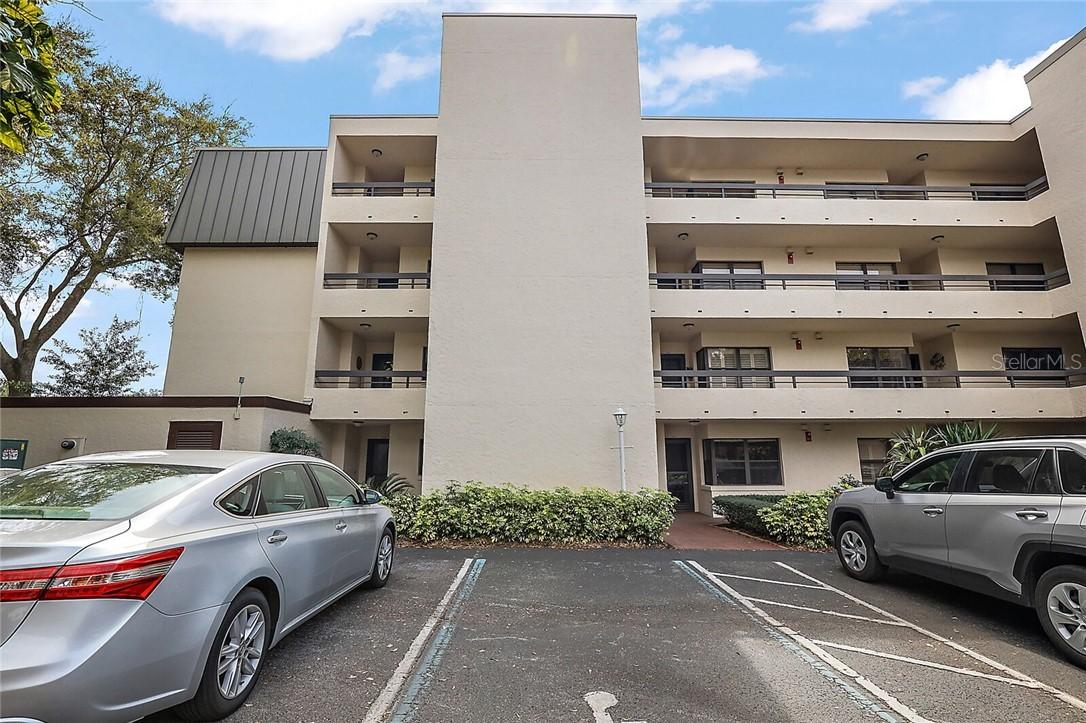 501 W Old Us Highway 441 #C-201, Mount Dora, FL 32757