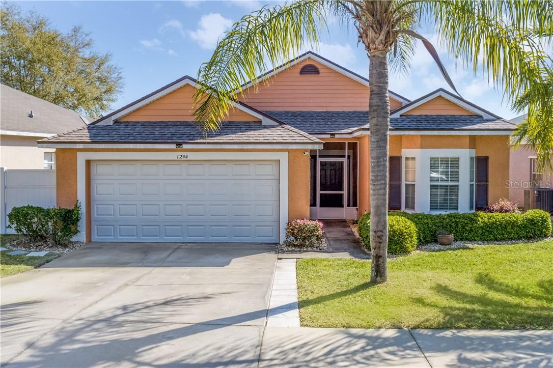 1244 Kellogg Dr., Tavares, FL 32778