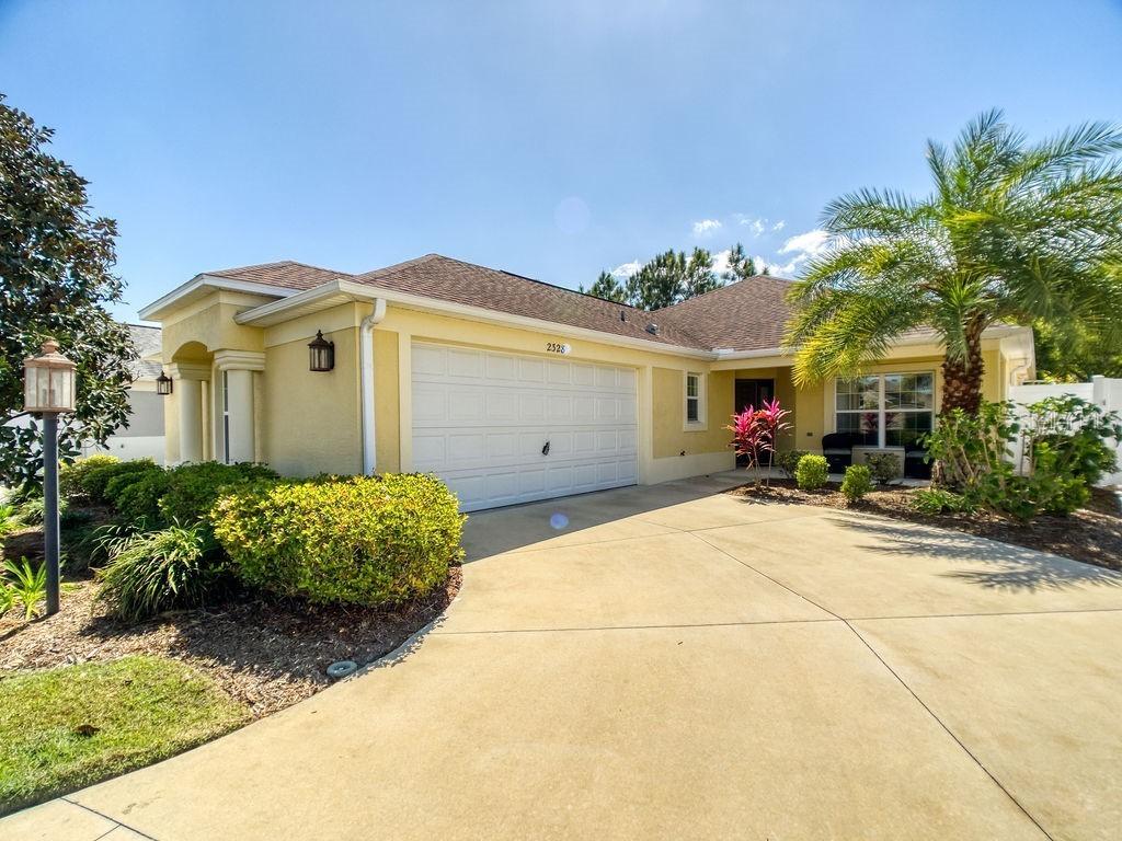 2328 Rose Arbor St., The Villages, FL 32163