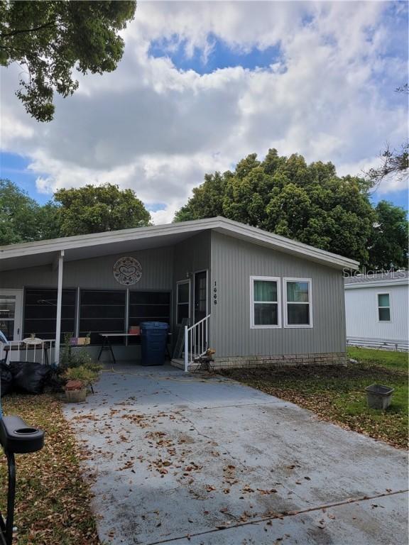 1668 Elkhart Cir., Tavares, FL 32778