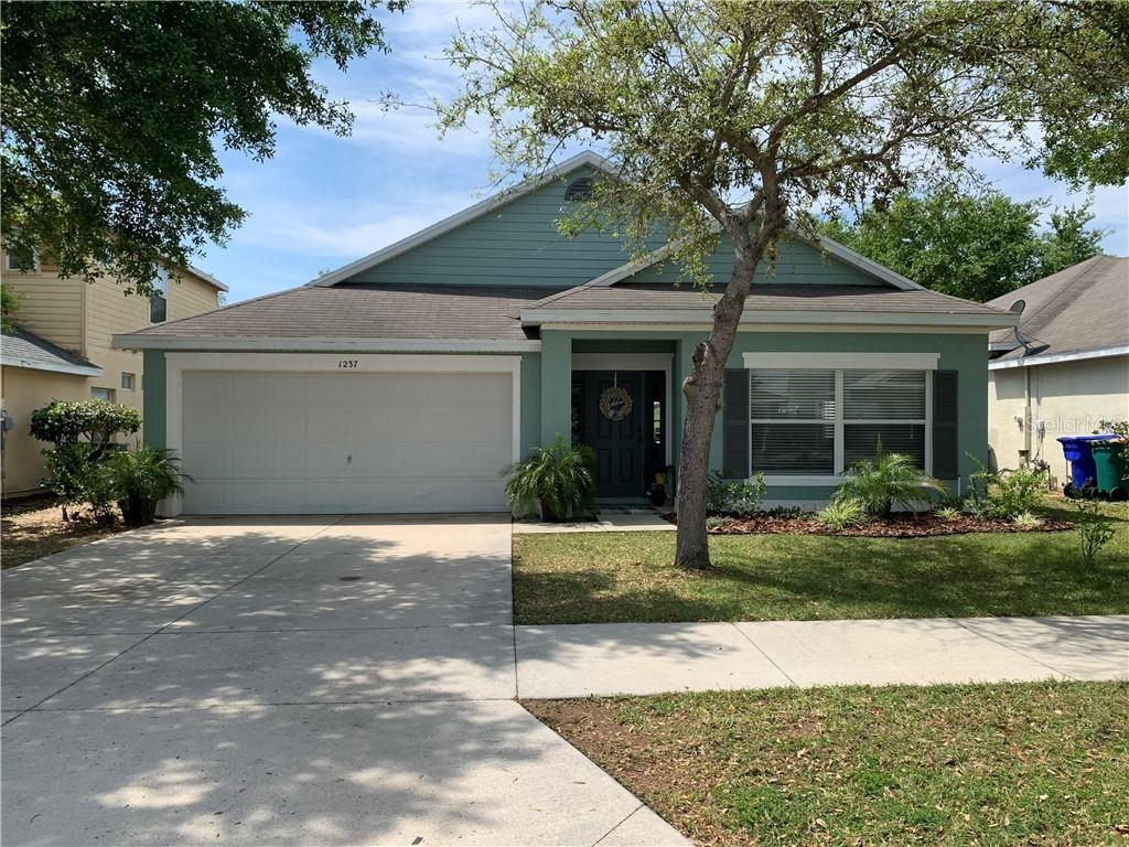 1237 Kellogg Dr., Tavares, FL 32778