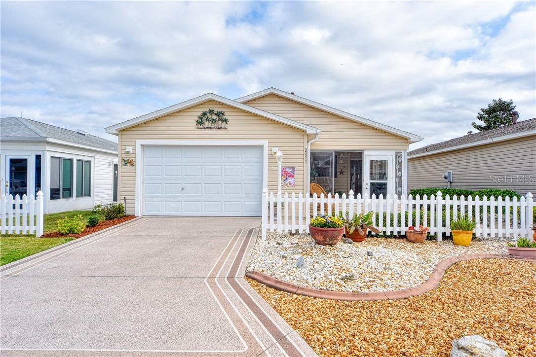 2411 Kingstree Pl., The Villages, FL 32162
