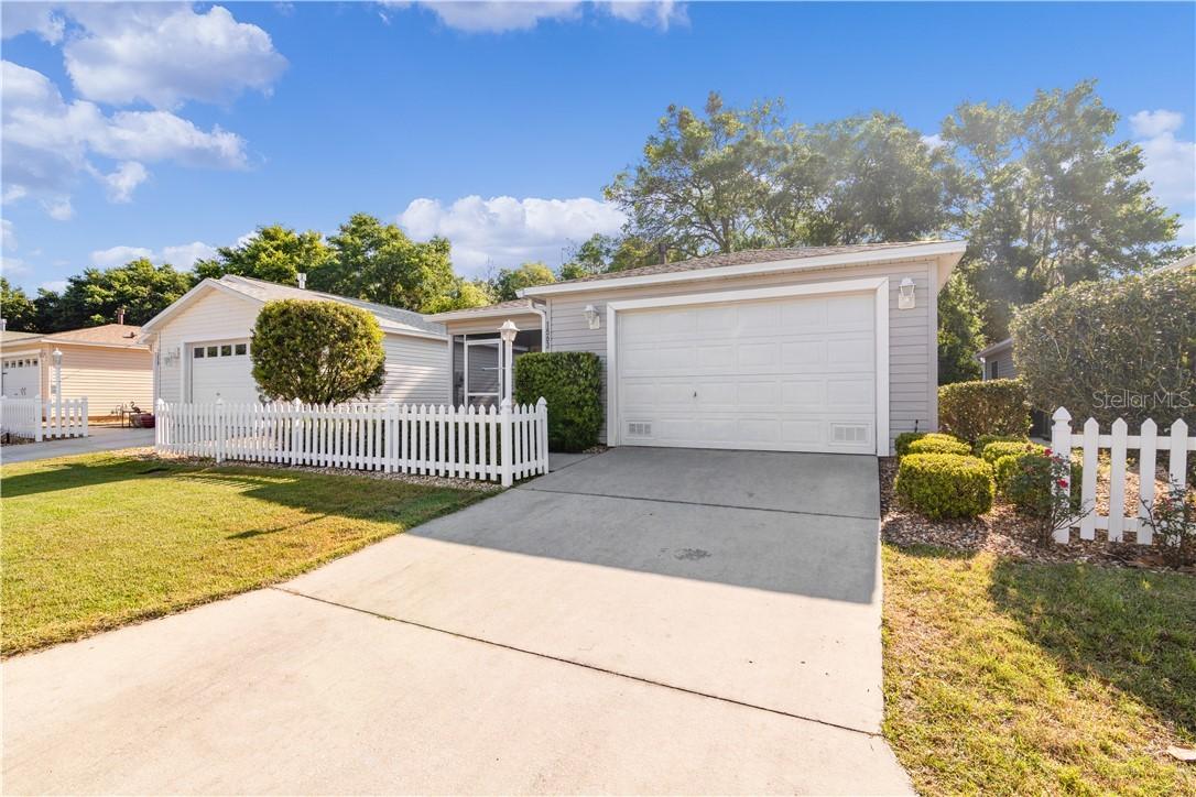 1563 Woodfield Way, The Villages, FL 32162