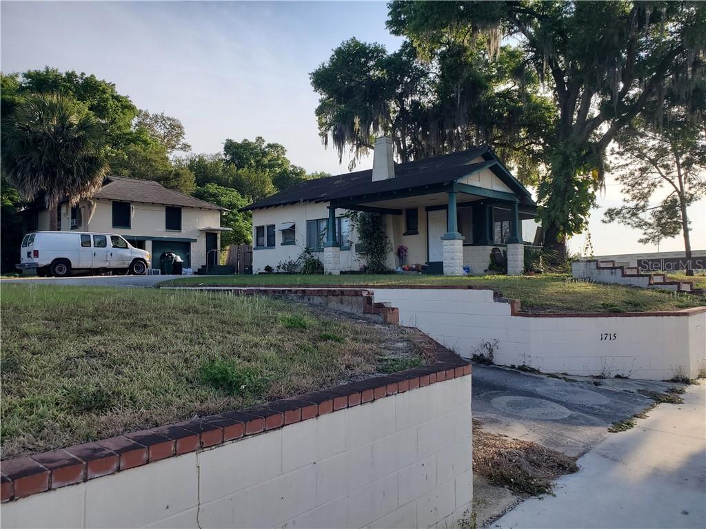 1715 E 1st Ave., Mount Dora, FL 32757
