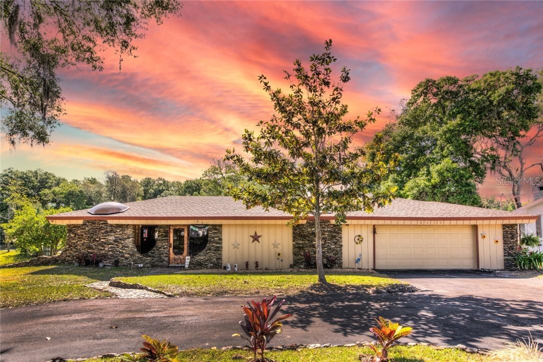 2314 Hillside Dr., Mount Dora, FL 32757