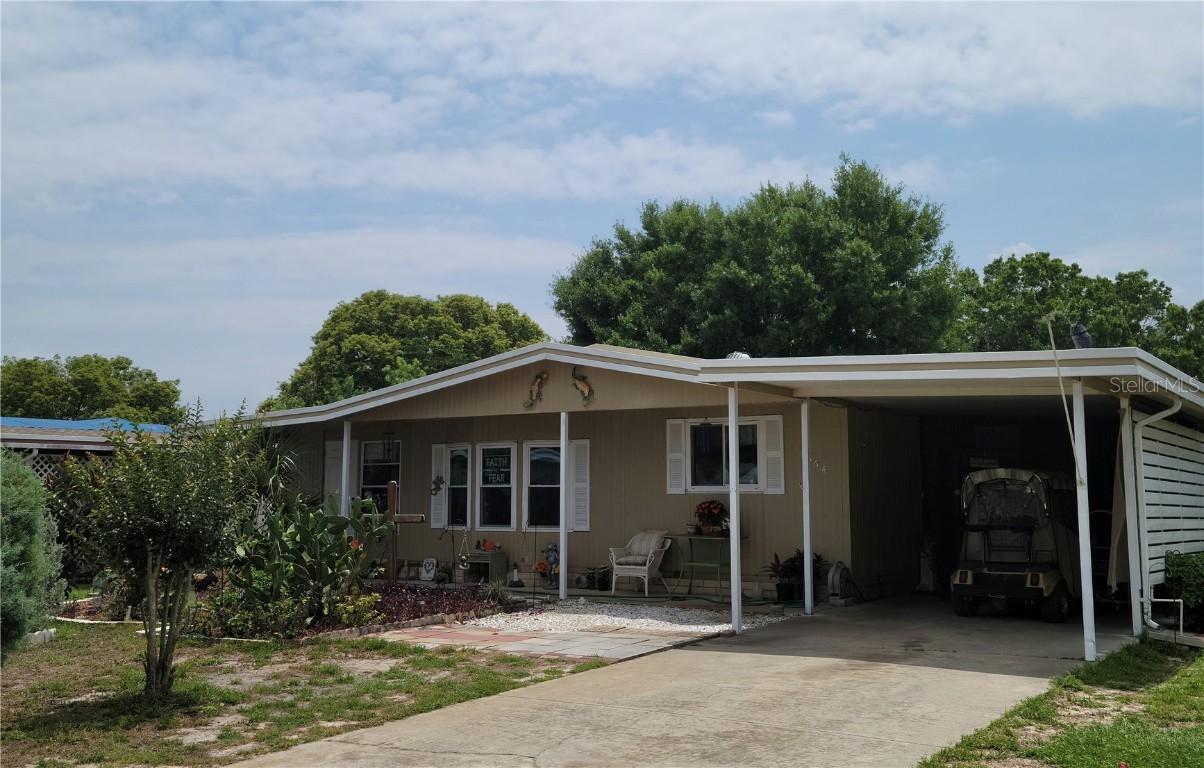 1564 Apache Cir., Tavares, FL 32778