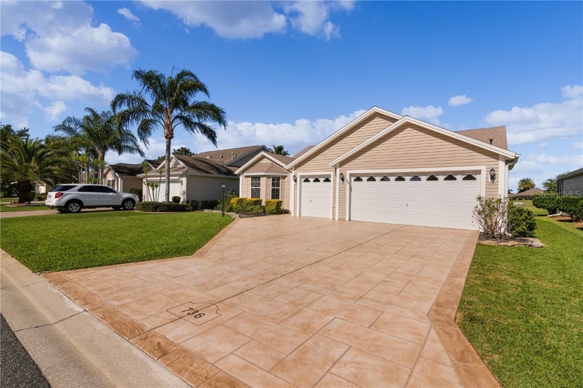 736 Castleberry Cir., The Villages, FL 32162