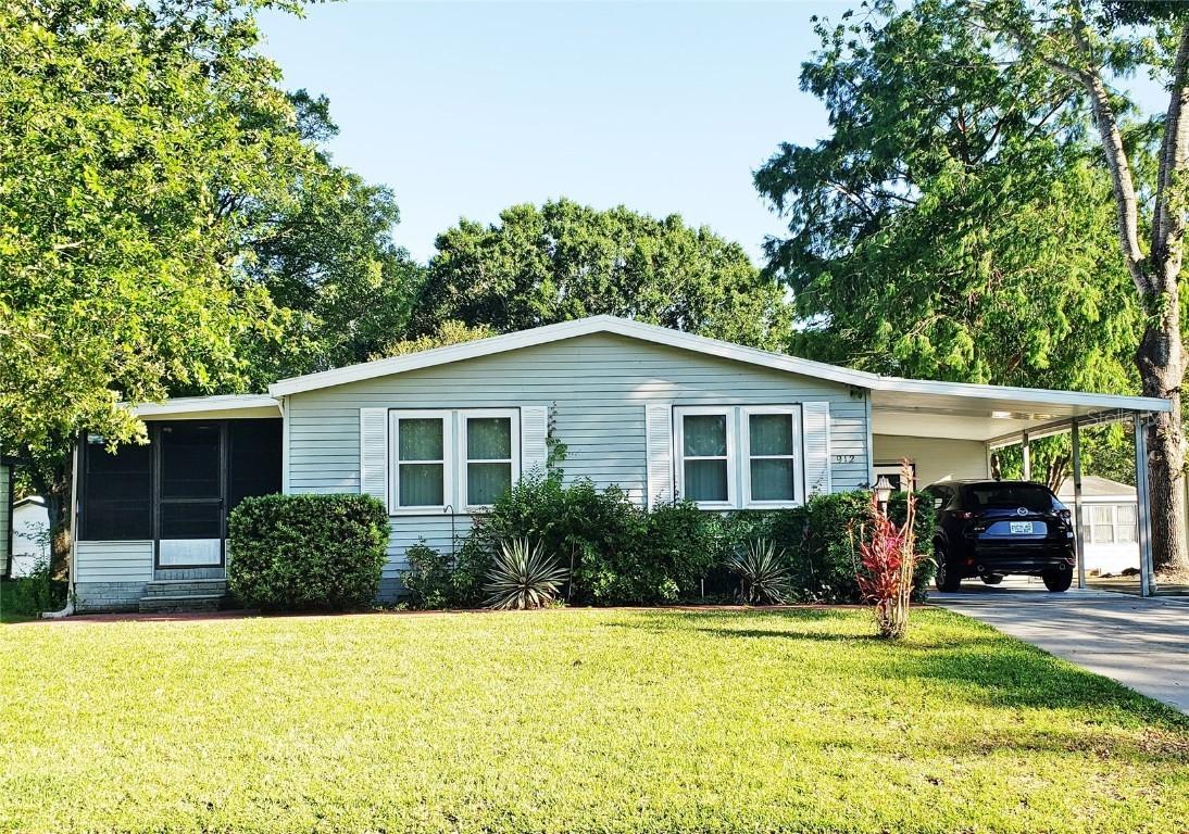 912 Oleander St., The Villages, FL 32159