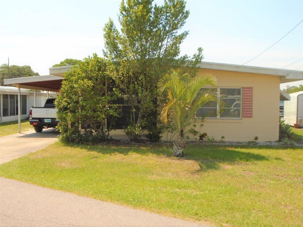1425 Southshore Dr., Tavares, FL 32778