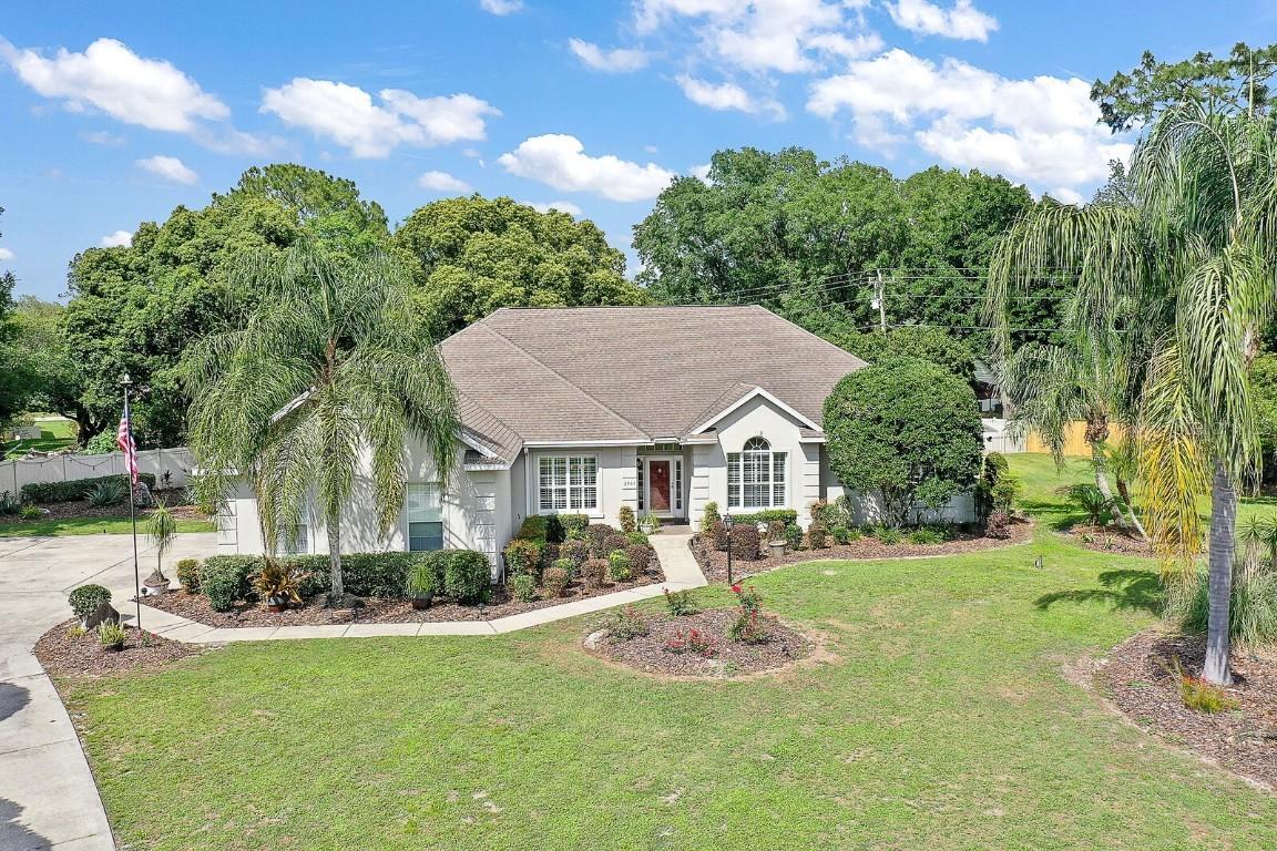 2923 Rustwood Ln., Eustis, FL 32726
