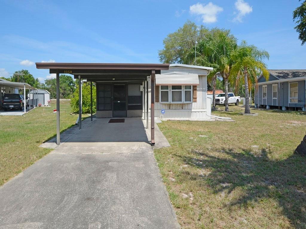 1350 County Dr., Tavares, FL 32778