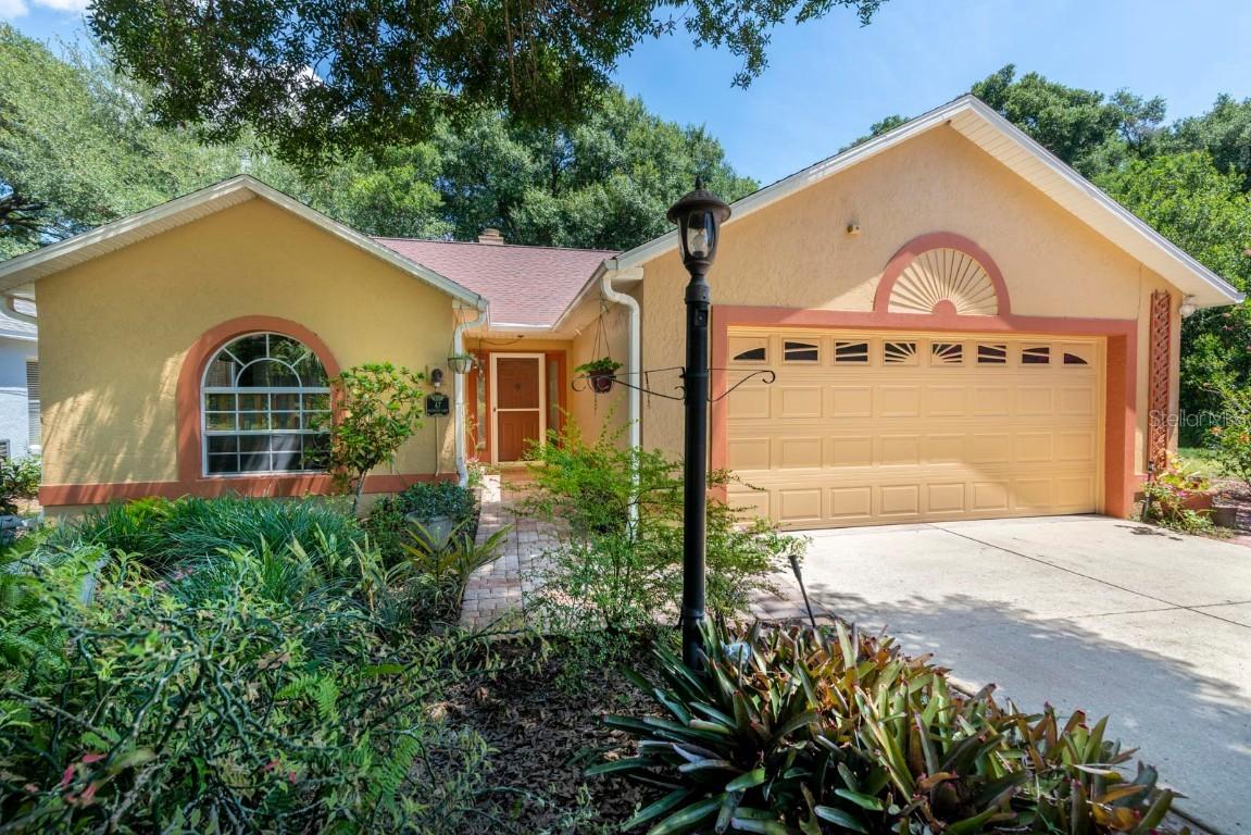 47 Dogwood Ln., Eustis, FL 32726