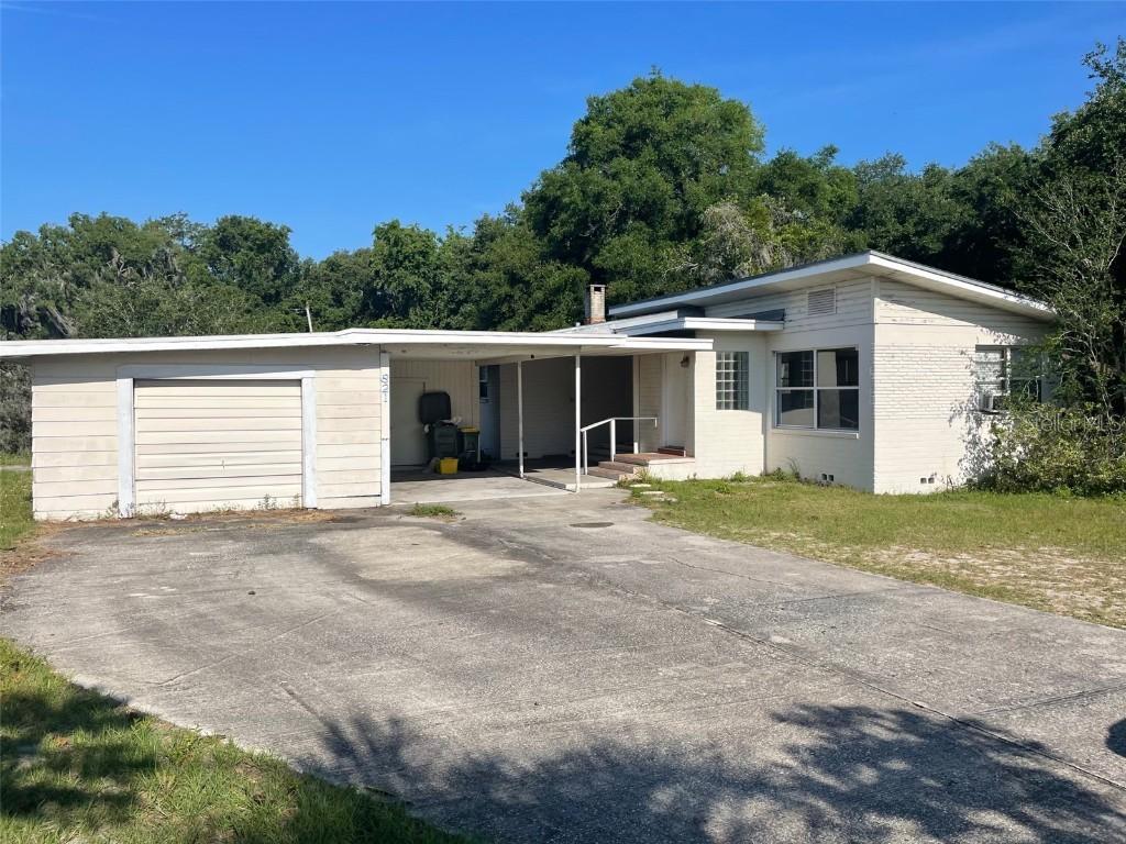 821 S Lone Oak Dr., Leesburg, FL 34748