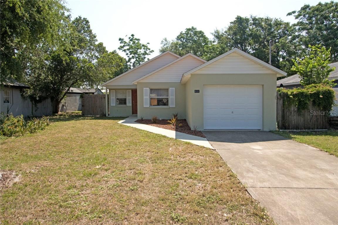 818 N Rockingham Ave., Tavares, FL 32778