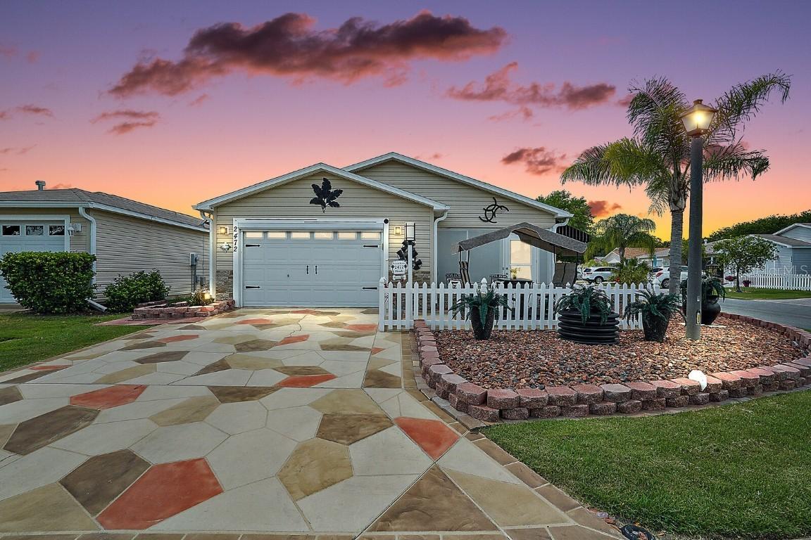 2472 Southern Oak St., The Villages, FL 32162