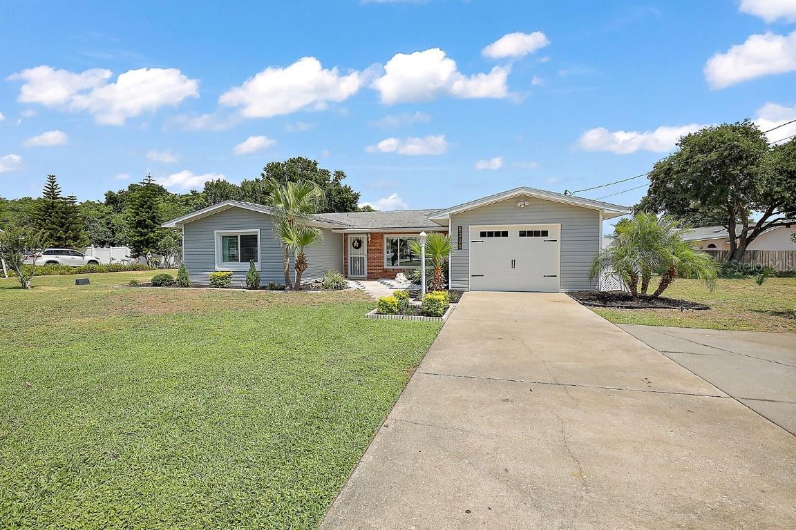 5325 James Rd., Fruitland Park, FL 34731