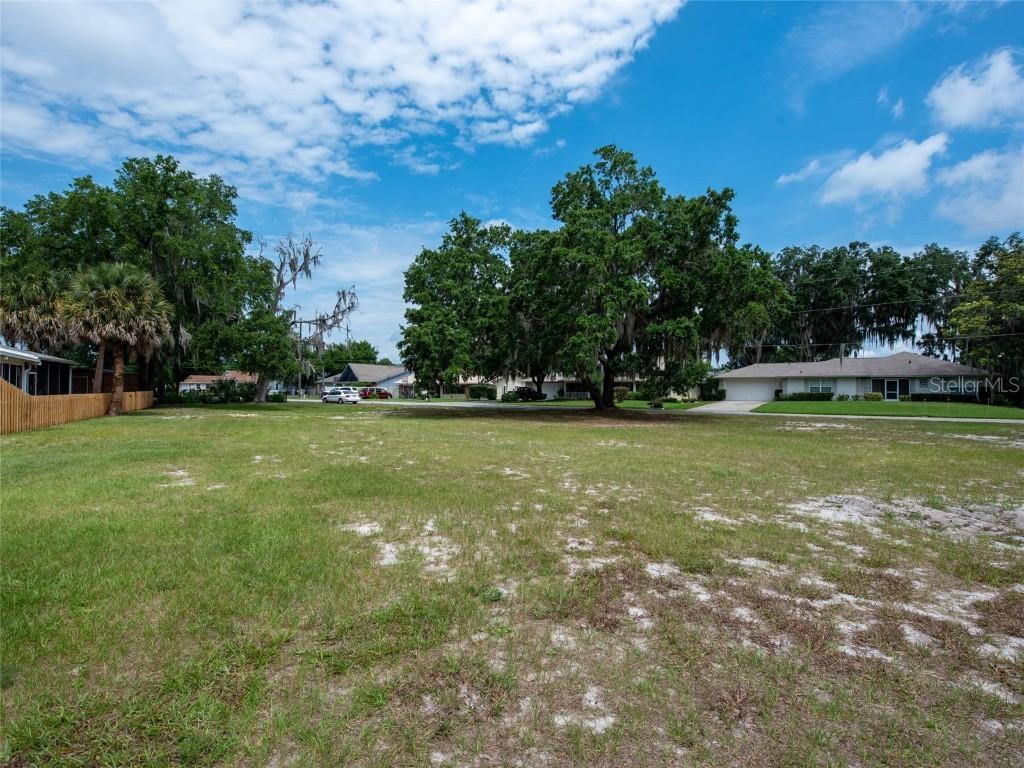 35655 Cypress Ct., Leesburg, FL 34788