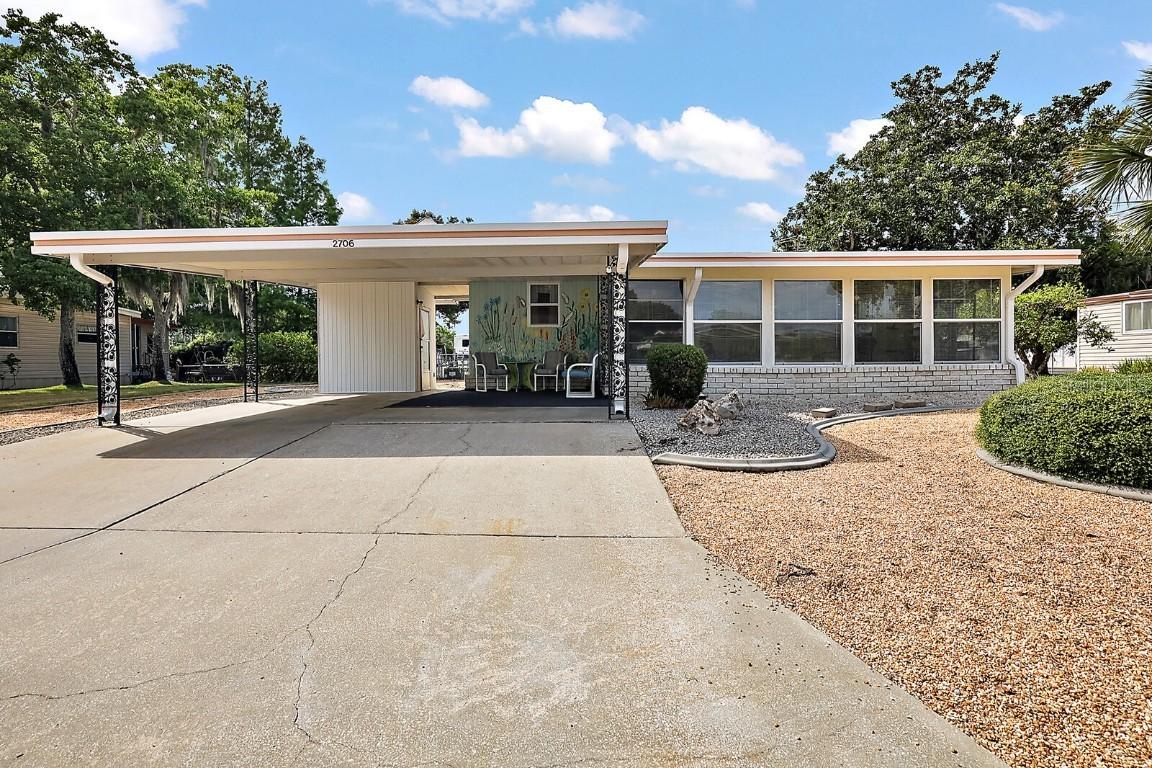 2706 Vindale Rd., Tavares, FL 32778