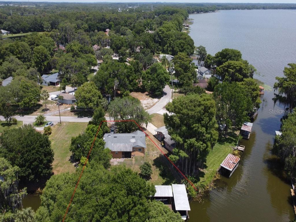 220 Magnolia Cir., Eustis, FL 32726