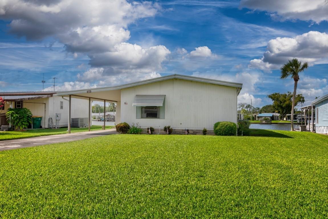 1614 Sunshine Ln., Tavares, FL 32778