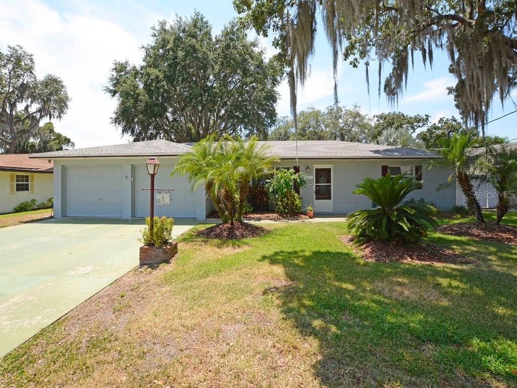 32111 Harris Rd., Tavares, FL 32778