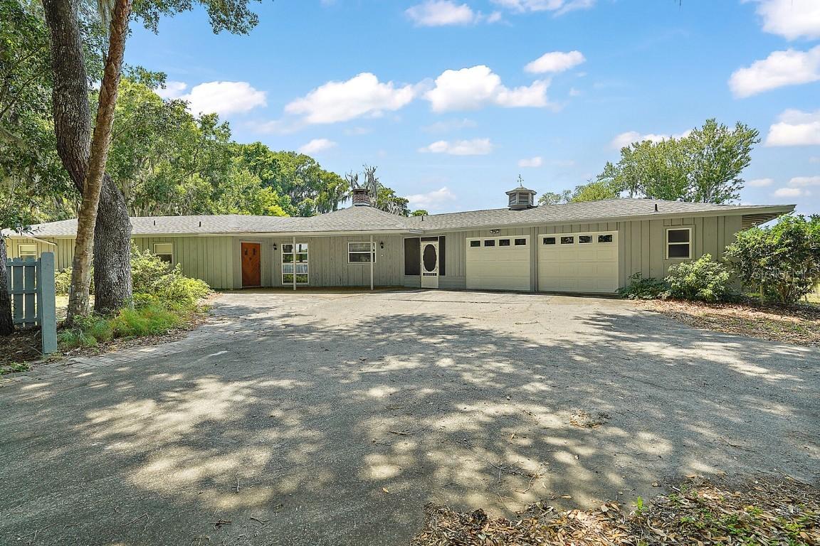 230 Fern Ave., Tavares, FL 32778