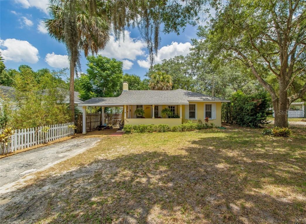 320 N Rhodes St., Mount Dora, FL 32757