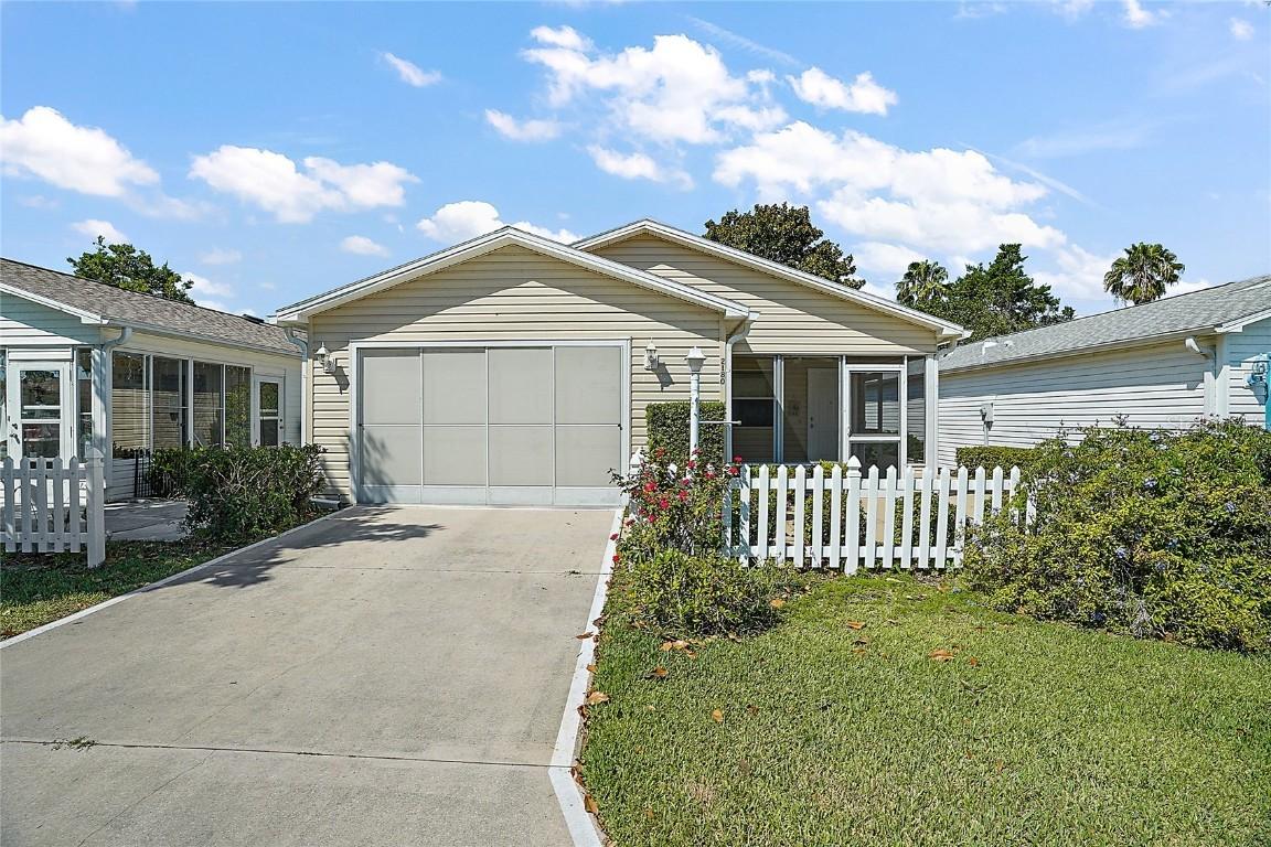 2180 Estevez Dr., The Villages, FL 32159