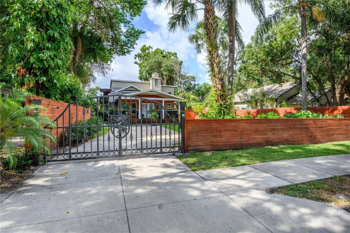 1706 E Crystal Lake Ave., Orlando, FL 32806