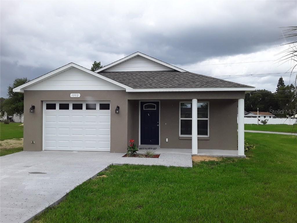 1002 Dora Ave., Tavares, FL 32778