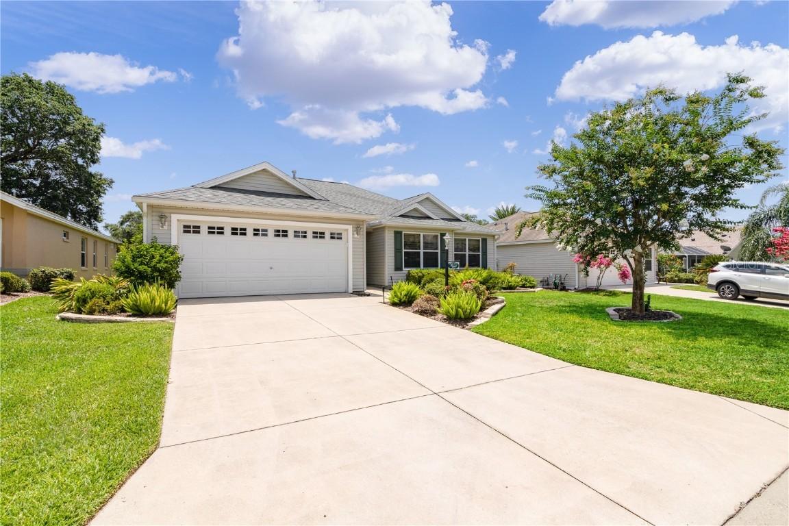 557 Foxfield Path, The Villages, FL 32162