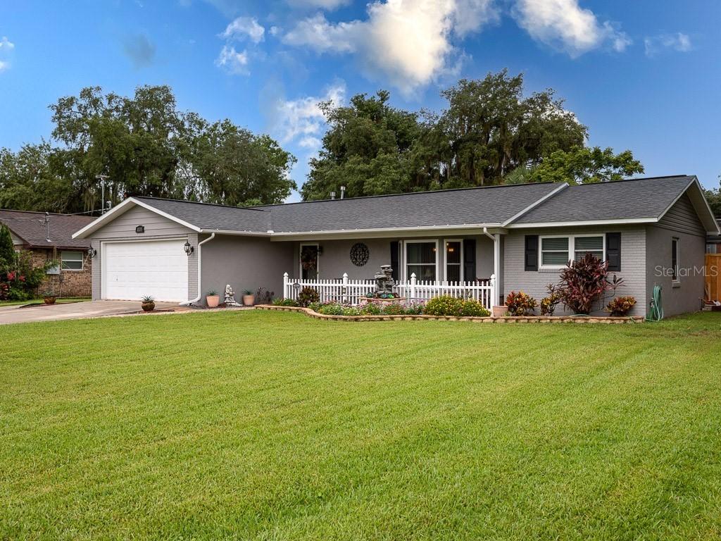 1135 Park Ave., Tavares, FL 32778