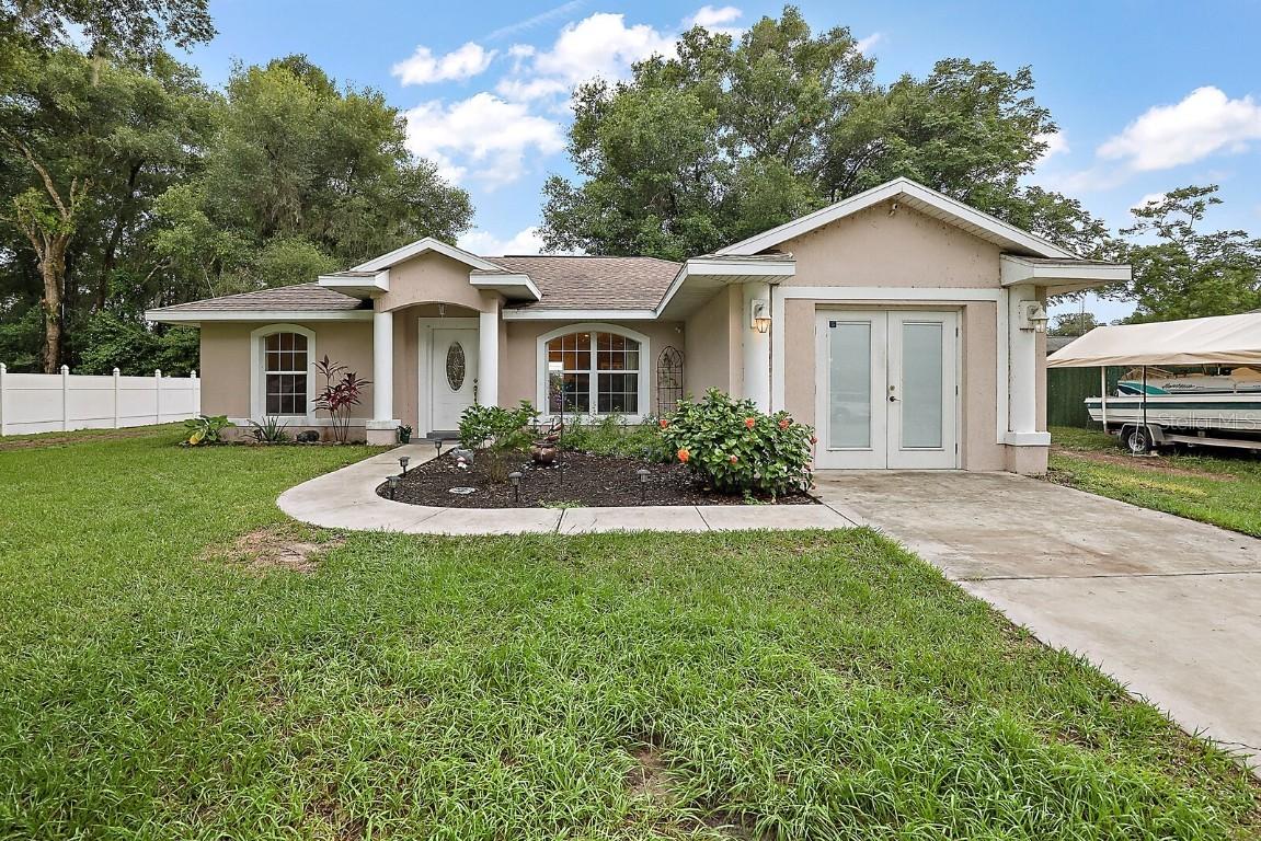 382 Cr 487a, Lake Panasoffkee, FL 33538