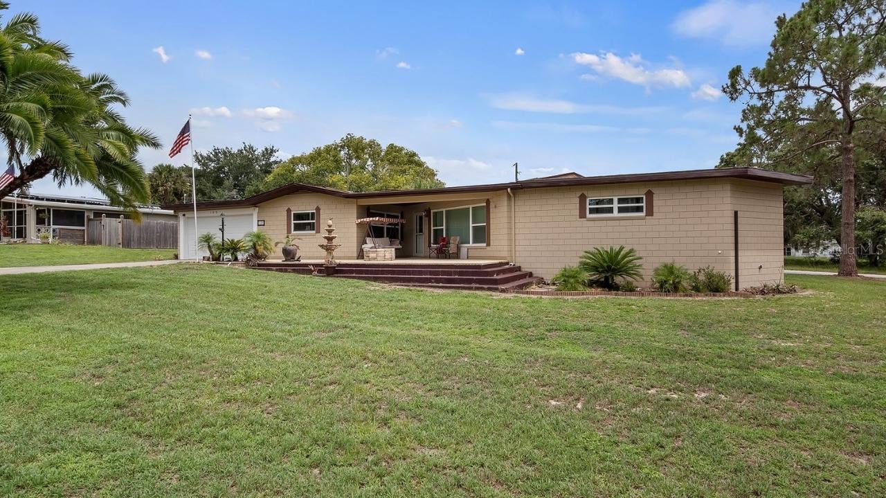 135 W Magnolia Ave., Howey In The Hills, FL 34737
