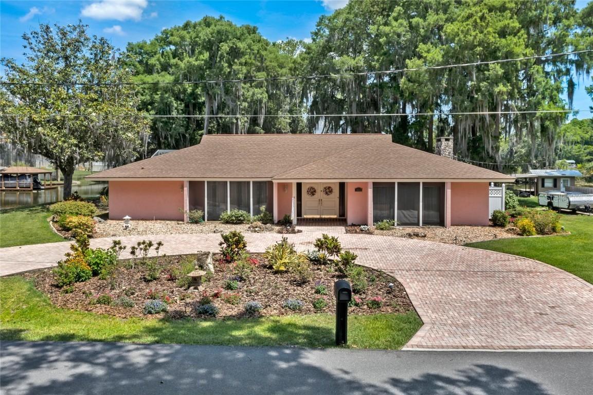 1008 Loves Point Dr., Leesburg, FL 34748