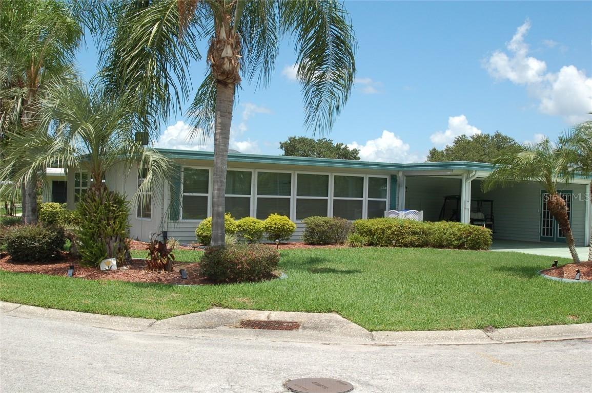 705 Falcon Dr., Tavares, FL 32778