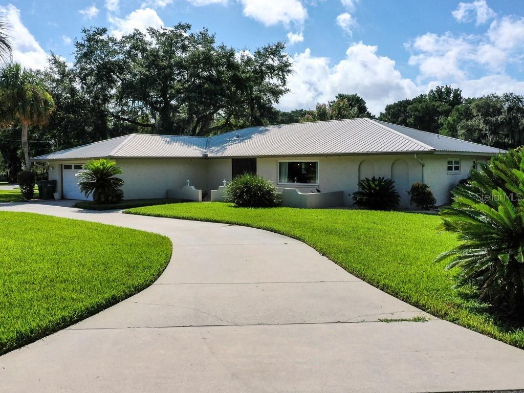 225 Temple Cir., Eustis, FL 32726