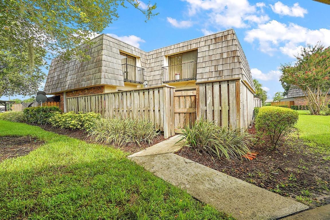 1017 Royal Oak Blvd., Leesburg, FL 34748