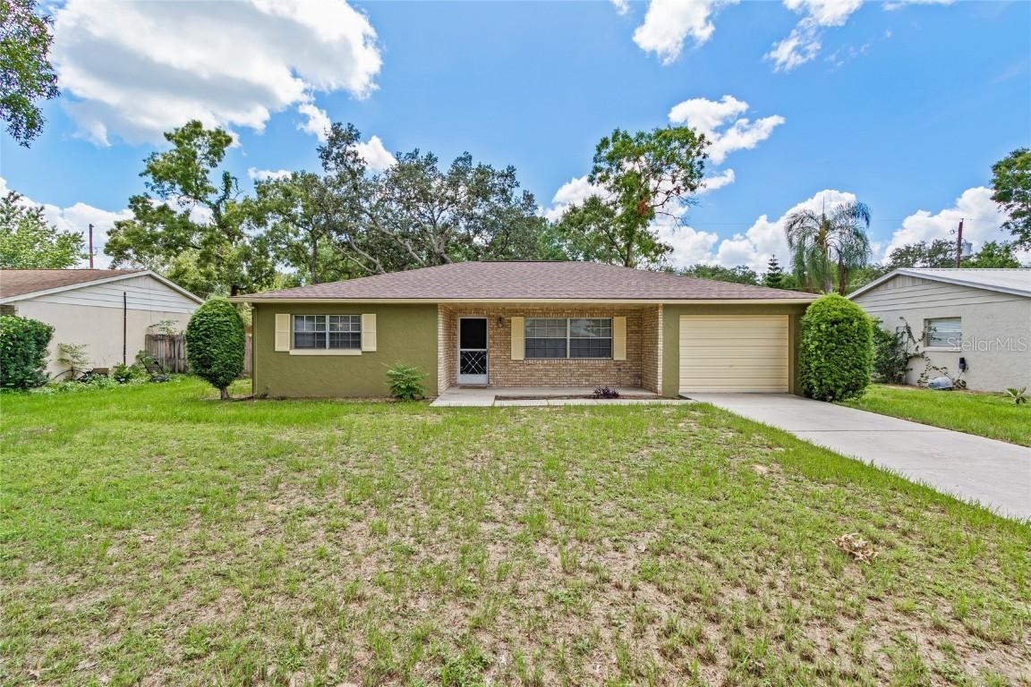 2713 Oak Lynn St., Eustis, FL 32726